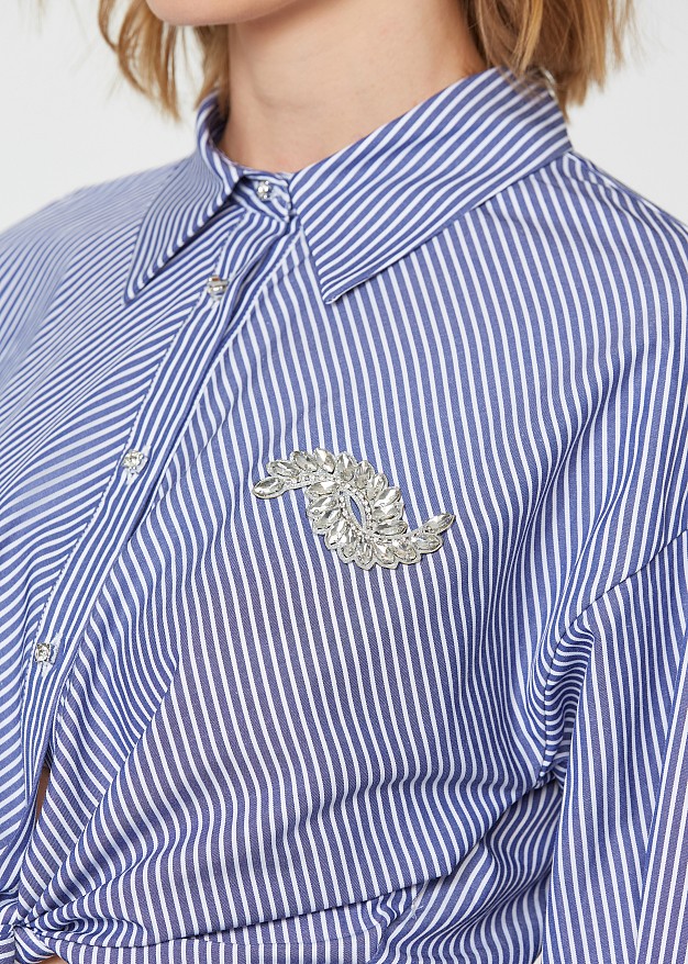Long sleeve shirt with decorative stones