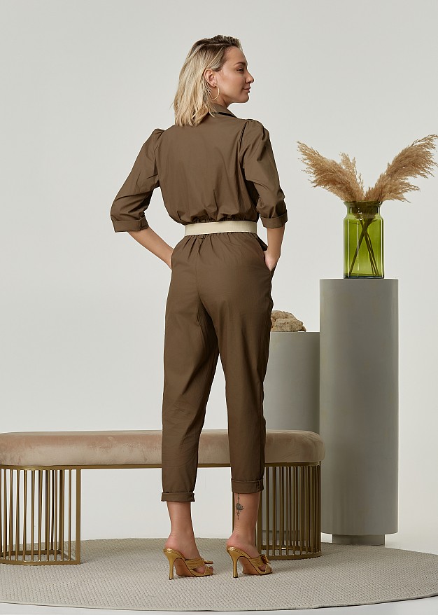 Jumpsuit with golden details and zipper