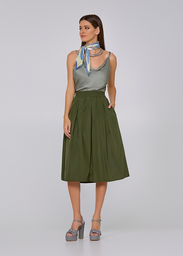 Pleated A-line skirt with pockets