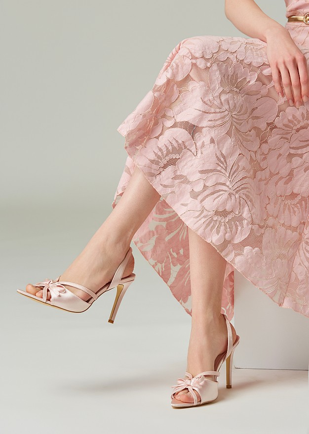 Open toe pointed shoes in satin look