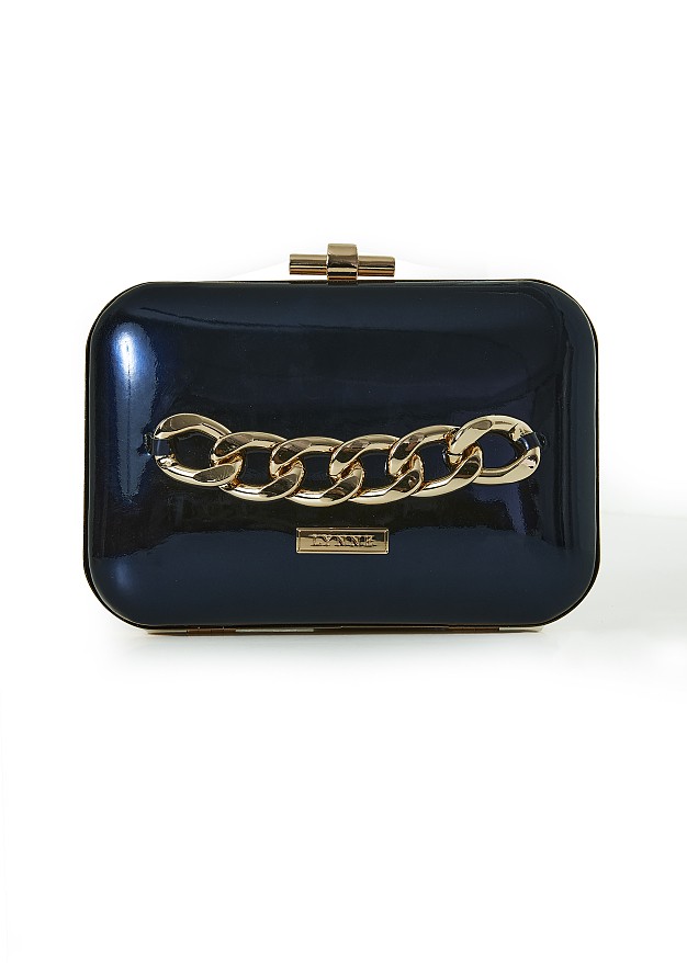 Clutch bag with chain