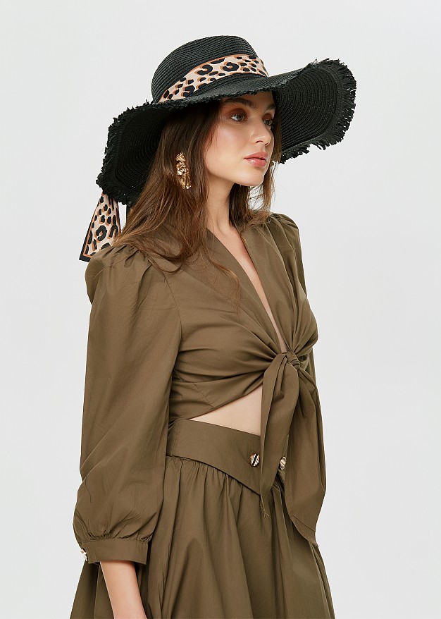 Straw hat with frayed edge in black
