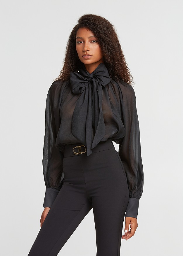 Blouse with knot on the collar