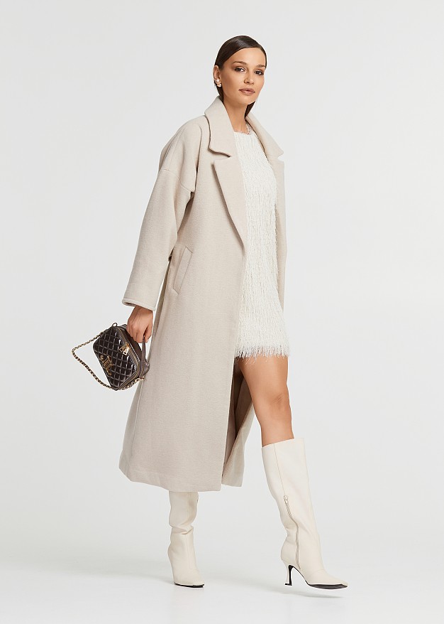 Long coat with detachable belt