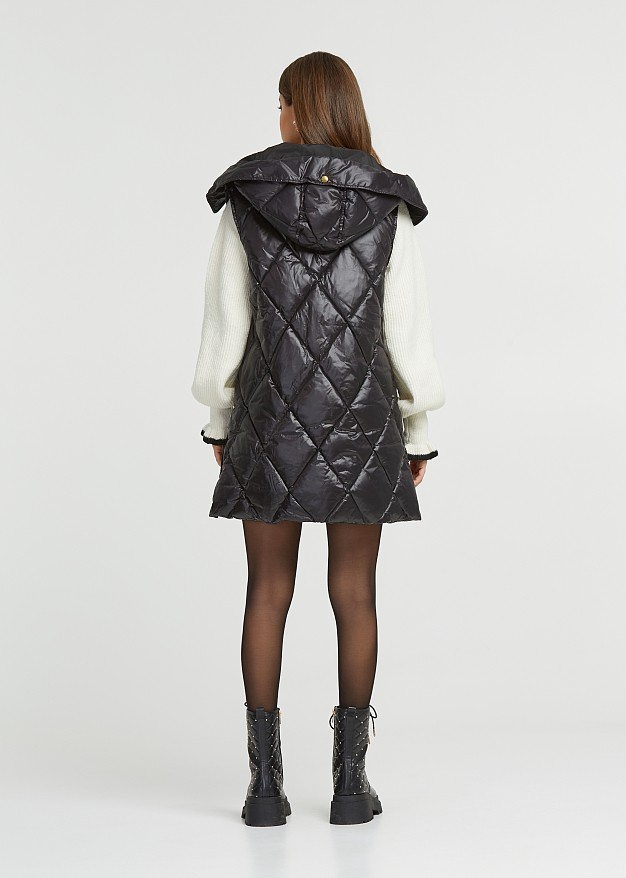 Sleeveless quilted puffer