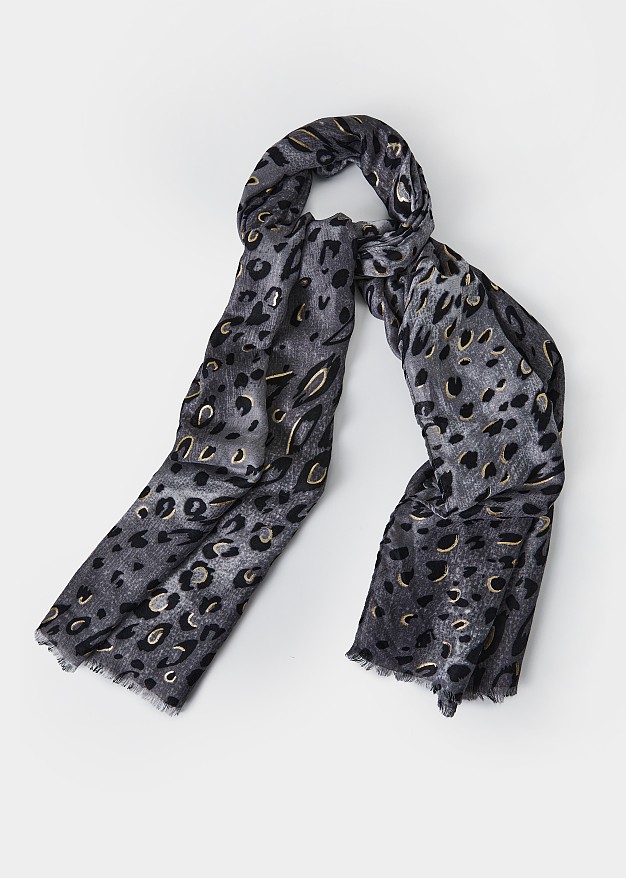 Leopard printed scarf in grey