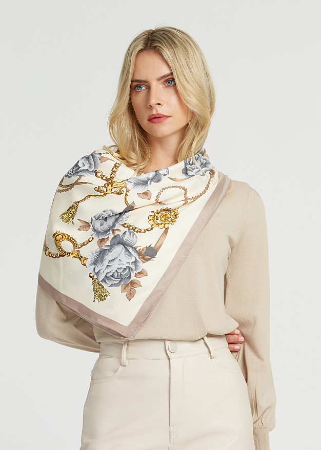 Long scarf with floral print