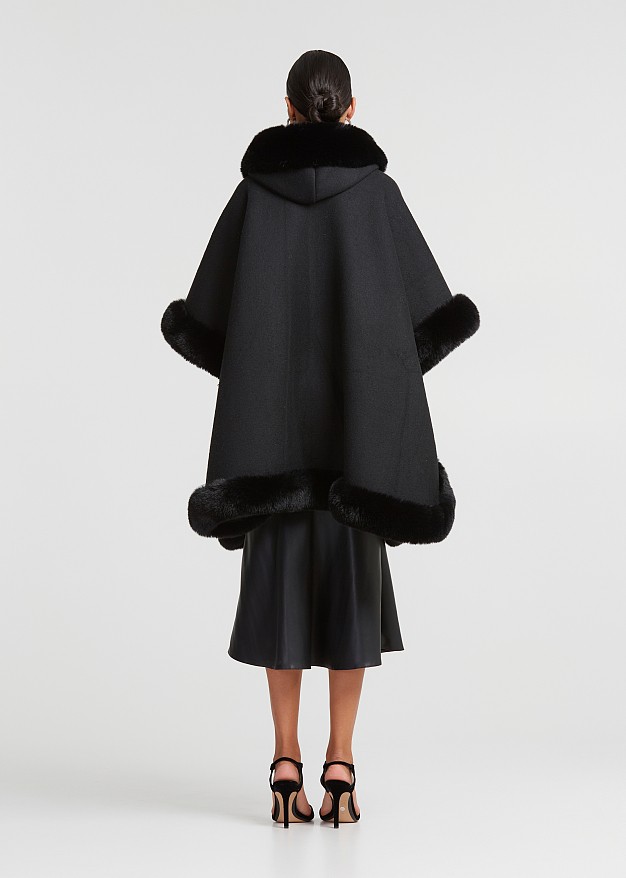 Cape with fur details