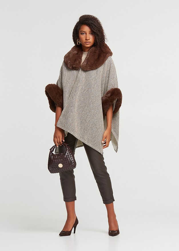 Cape with faux fur details