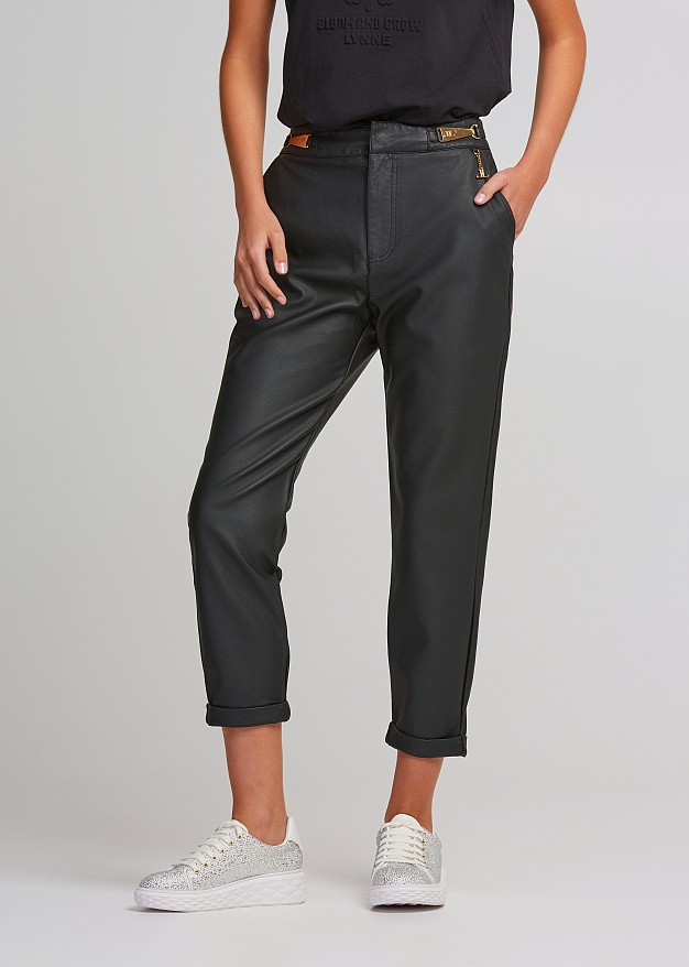 Pantaloni baggy cu aspect de piele