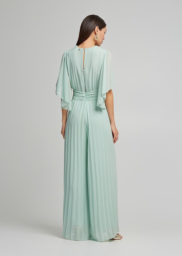 Pleated jumpsuit in 3/4 sleeves