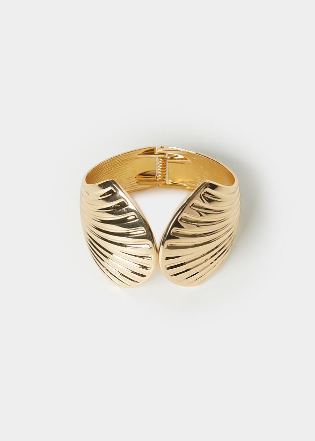 Bracelet with shell design