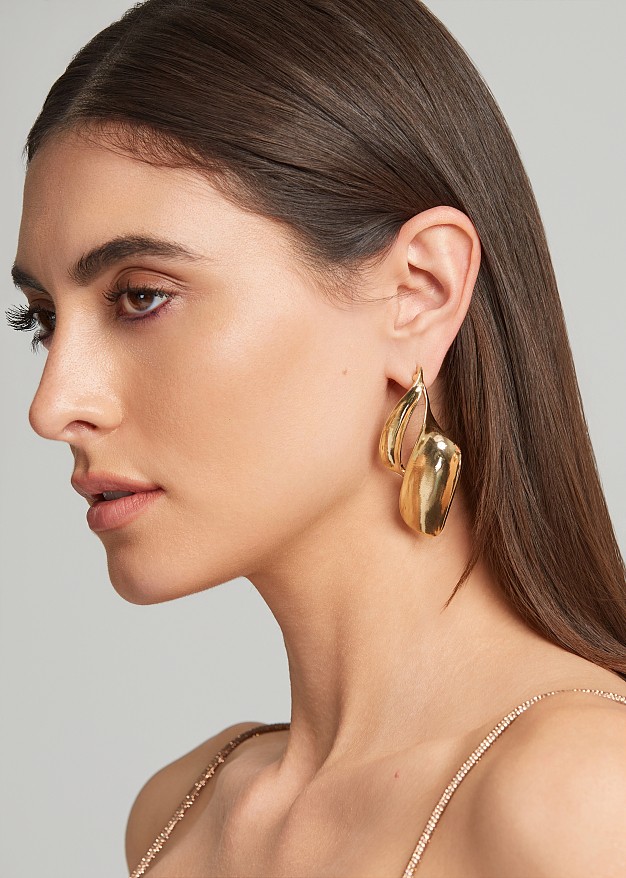 Drop earrings in leaf design