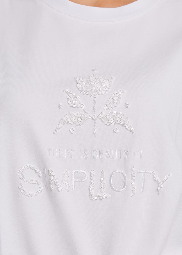T-shirt with embroidered print
