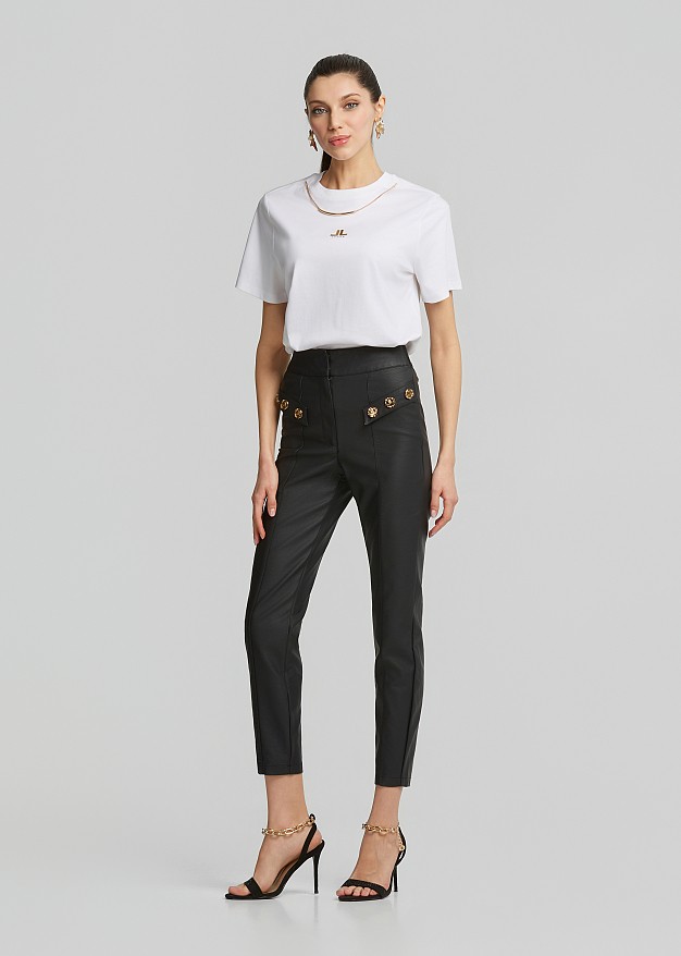 Cotton top with chain jewelry and logo