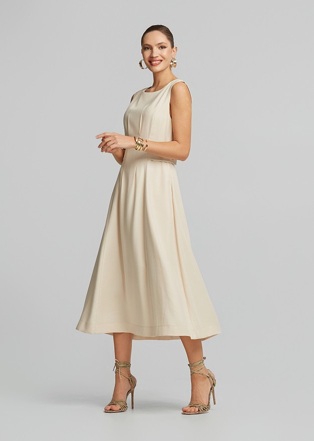 Midi dress with pleats