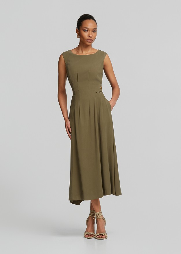 Midi dress with pleats
