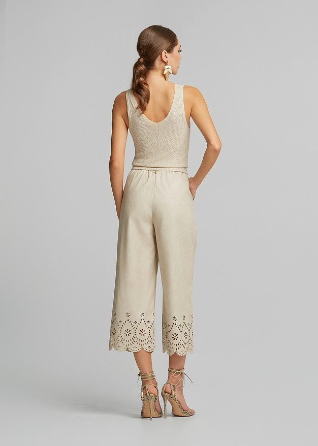 High waisted pants in leather look