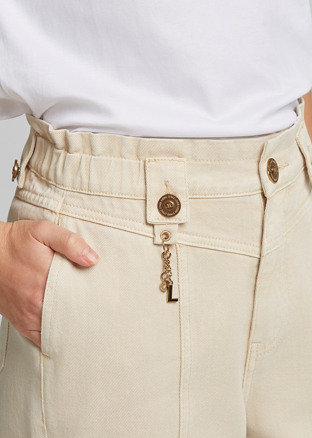 Moms fit denim pants