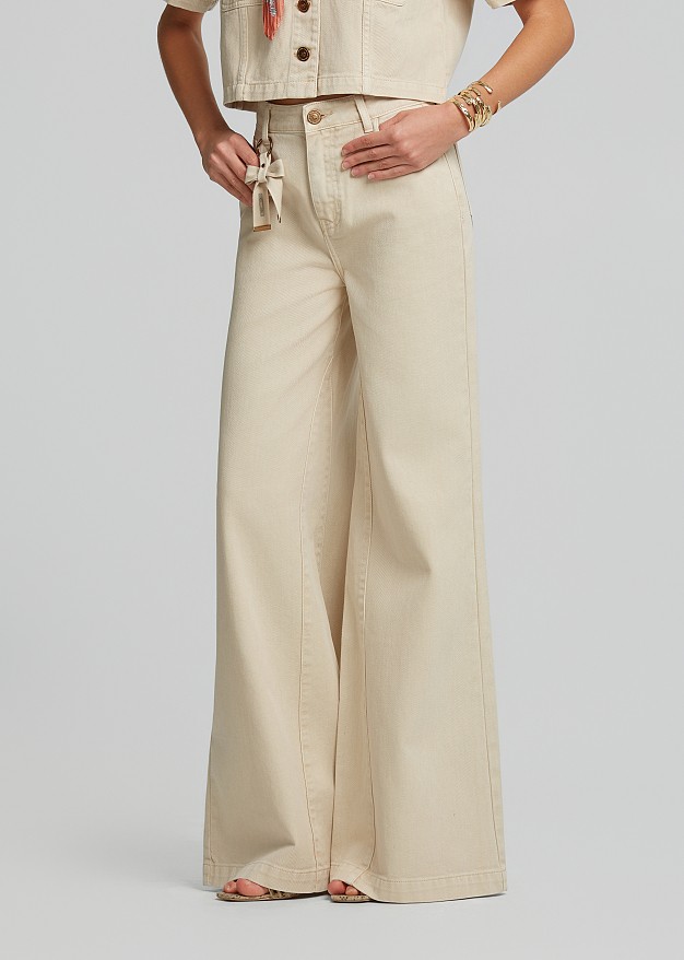 High-waisted wide leg jeans