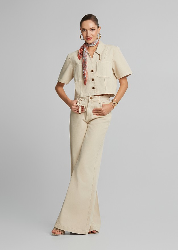 High-waisted wide leg jeans