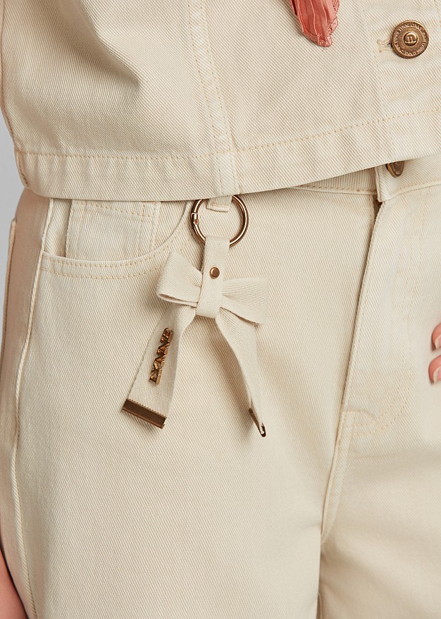High-waisted wide leg jeans