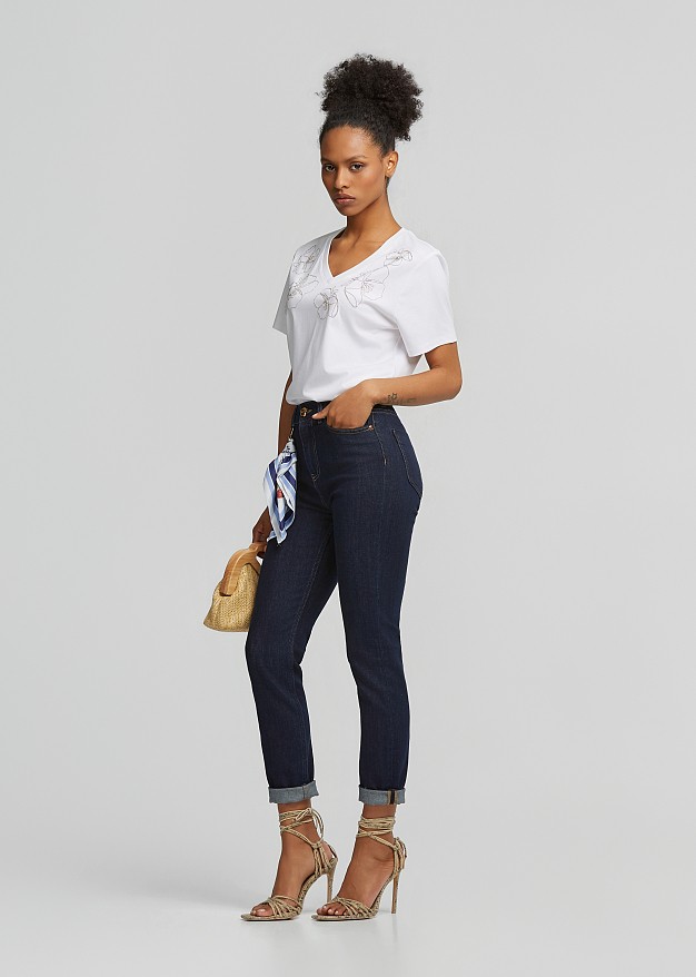 Skinny denim pants with scarf