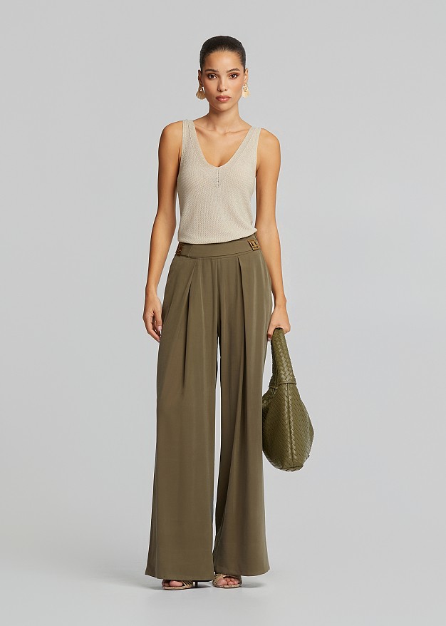 Pleated straight-leg trousers