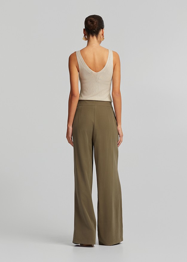 Pleated straight-leg trousers