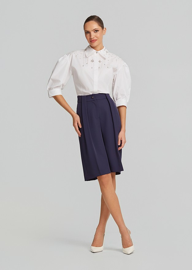 Fitted shirt with 3/4 sleeves and decorative crystals