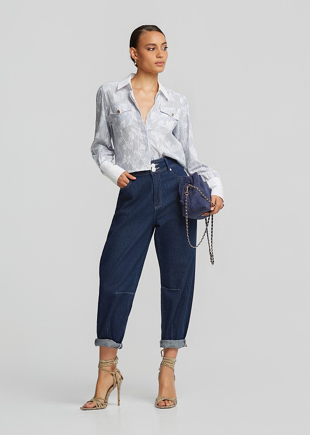 Cropped striped shirt with white collar and cuffs