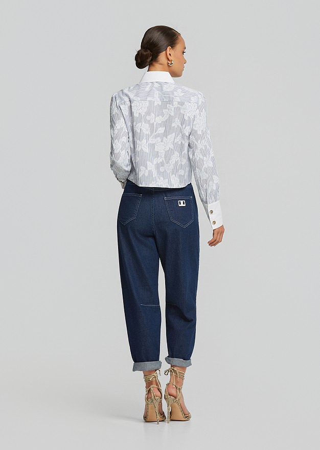 Cropped striped shirt with white collar and cuffs