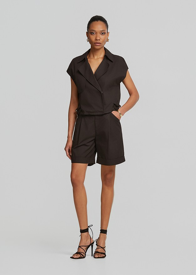 High-waisted gabardine bermuda shorts