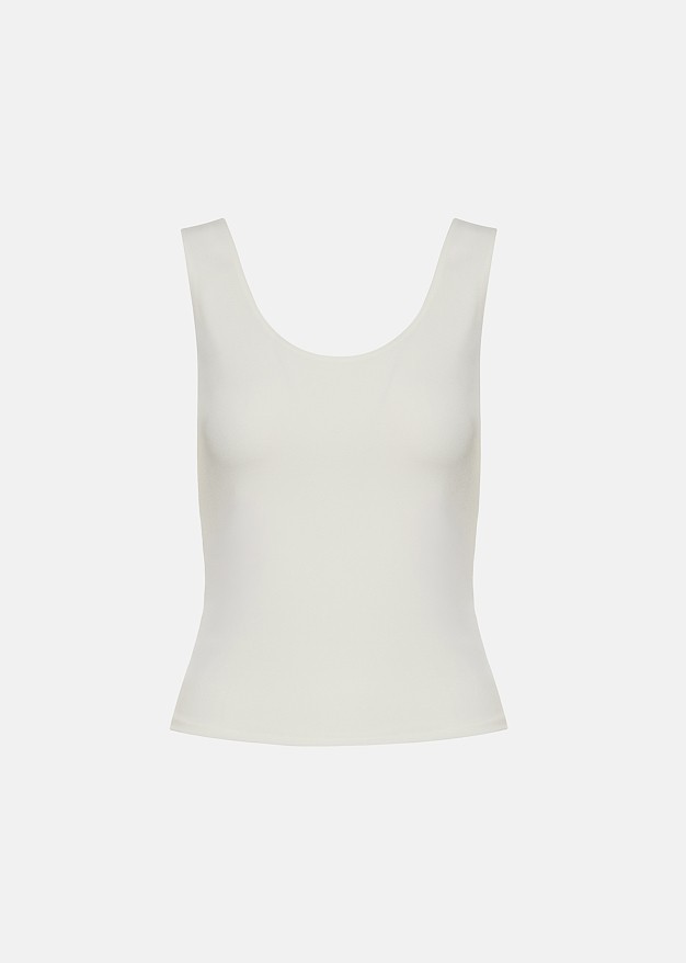 Tank top in basic shape
