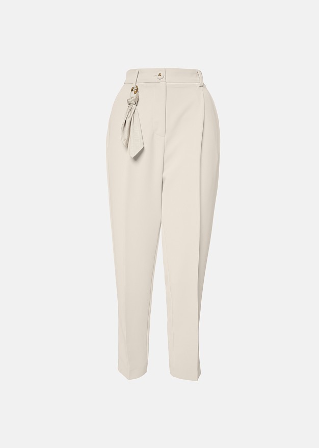 Chinos trousers with scarf