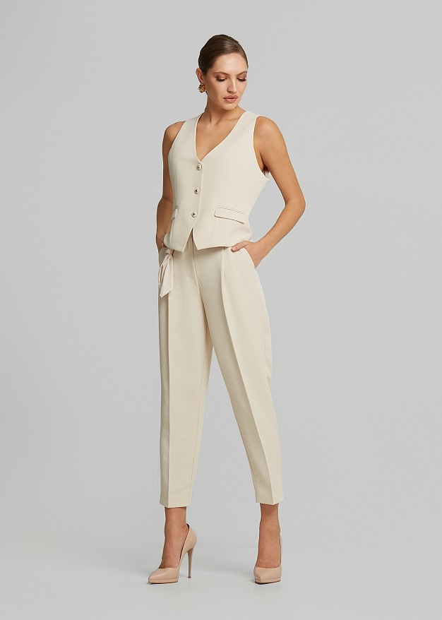 Chinos trousers with scarf