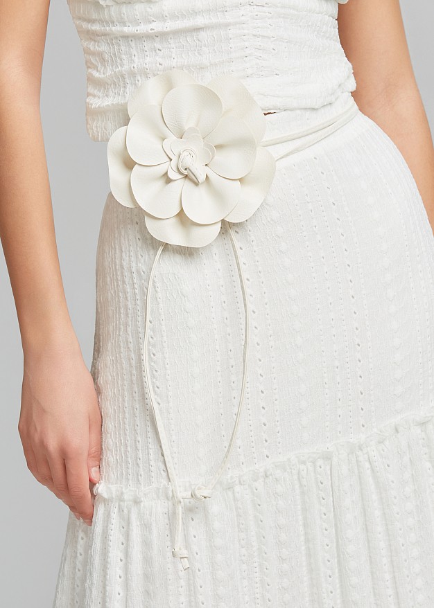 Belt in appliqué flower