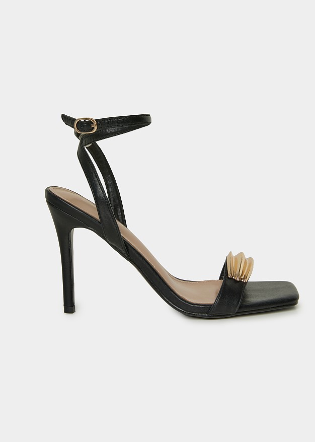 High heeled sandals in ankle straps