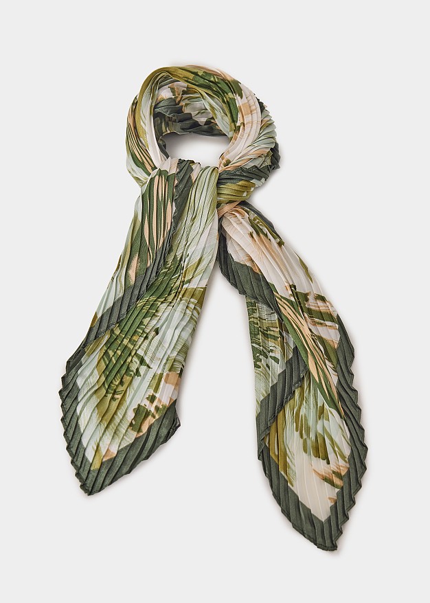 Printed pleated scarf