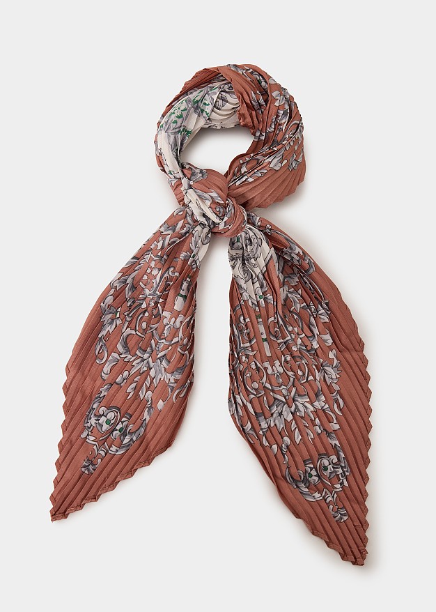 Pleated scarf in satin look