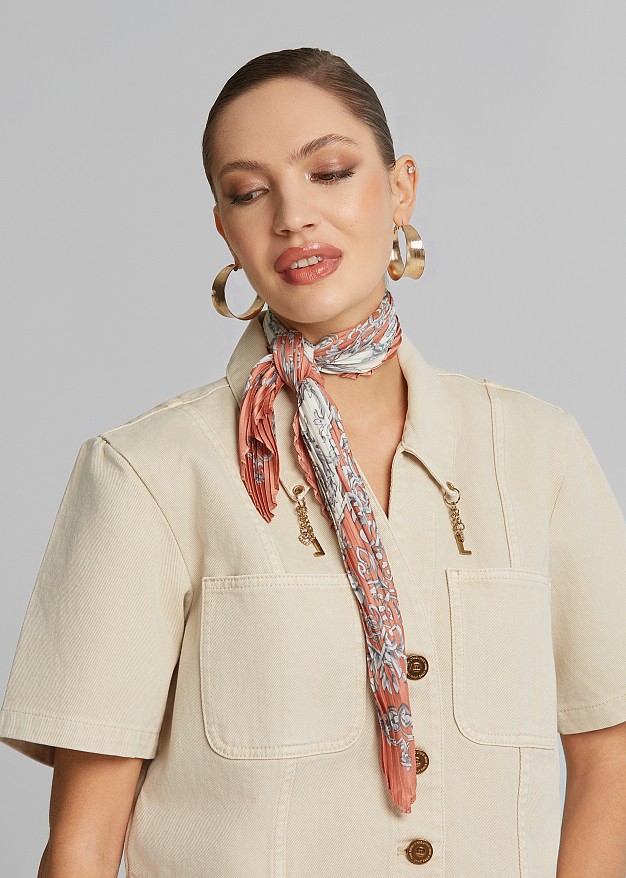 Pleated scarf in satin look