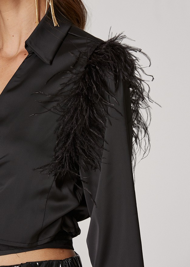 Wrap blouse in satin look with feathers