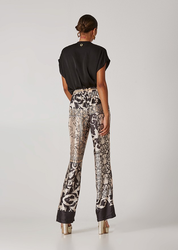 Highrise trousers with paisley print