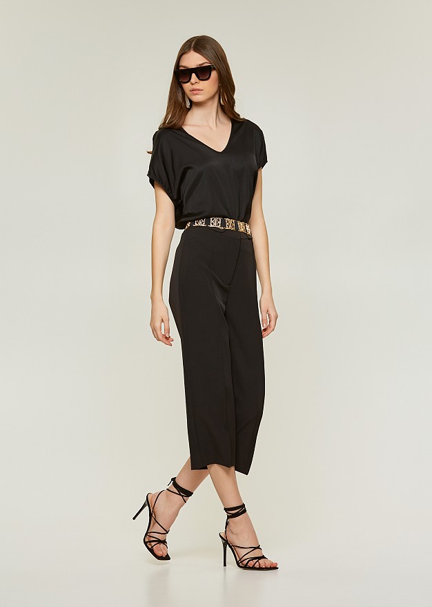 Wide leg culottes with golden details