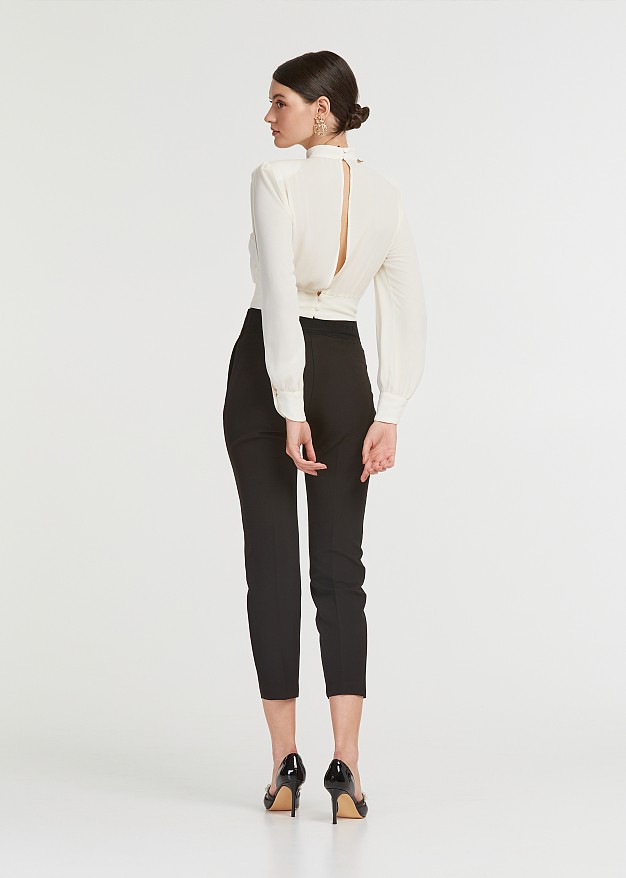 Slim-fit pants with an elastic waistband