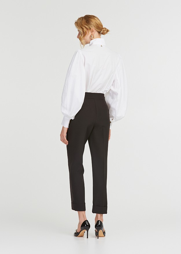 Straight-leg trousers with cuffs