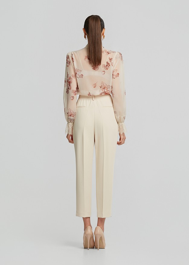 Printed cropped shirt with lace detailing