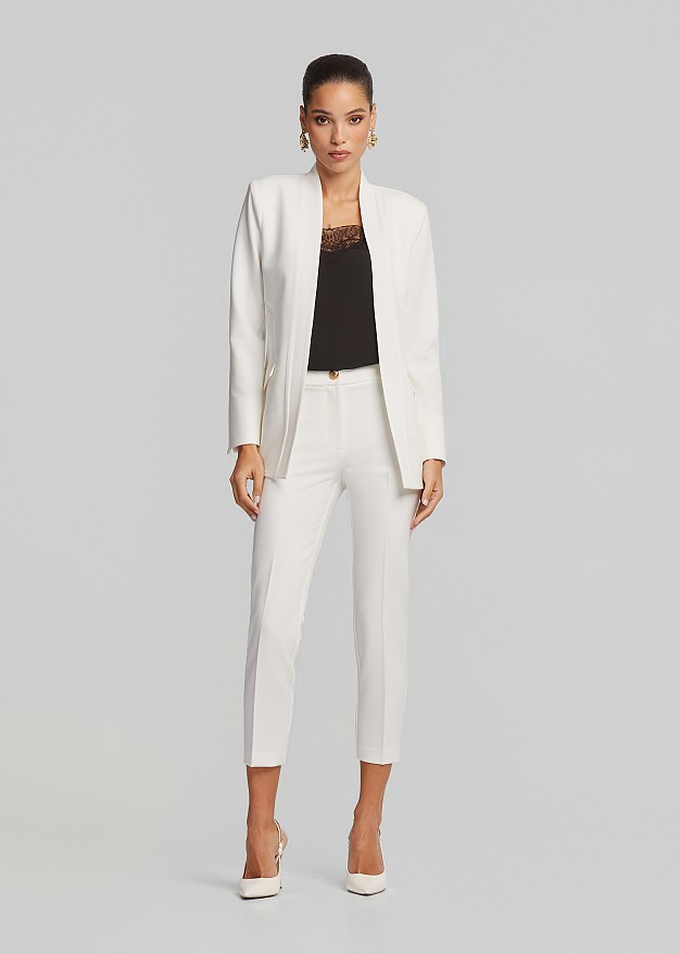 Slim blazer decorated with seams