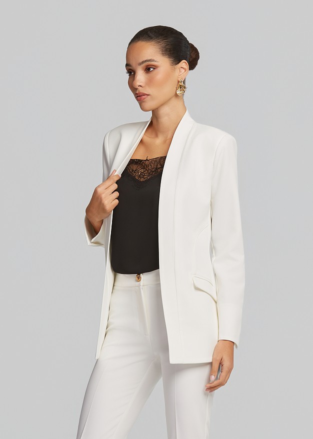 Slim blazer decorated with seams