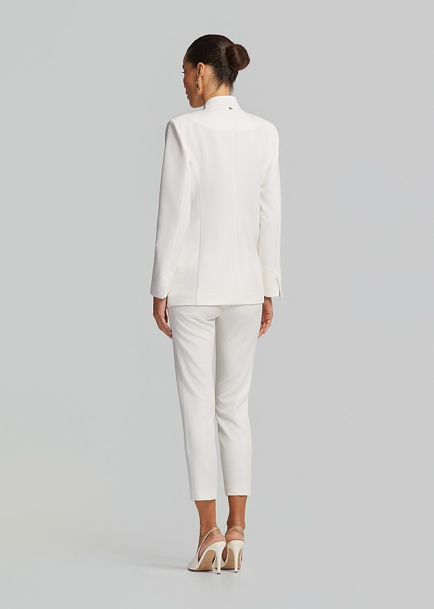 Slim blazer decorated with seams